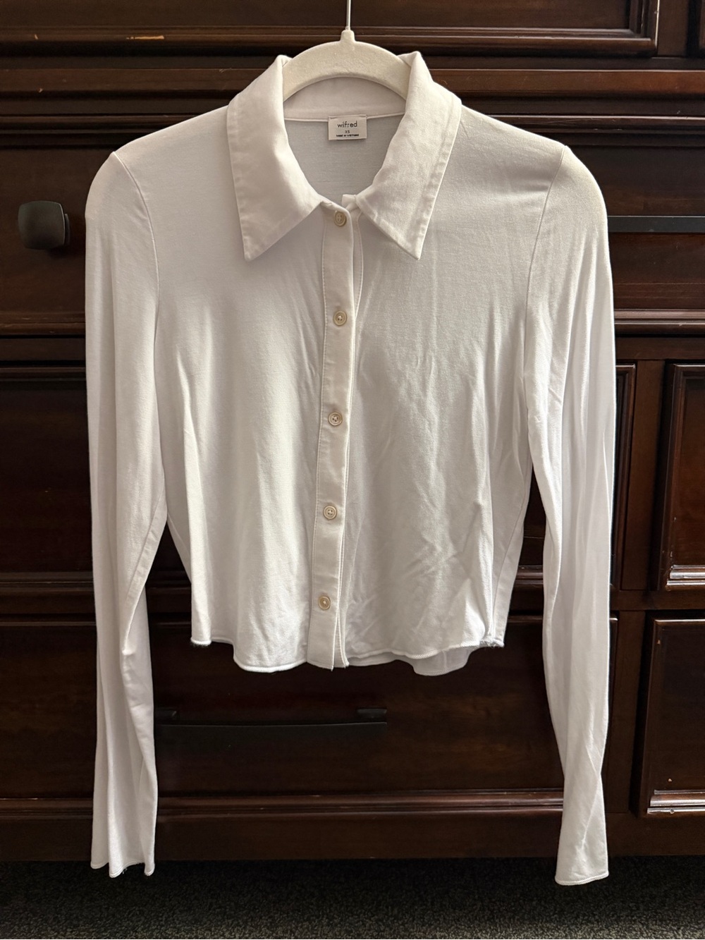Women's White Button-Up Long Sleeve Crop Top